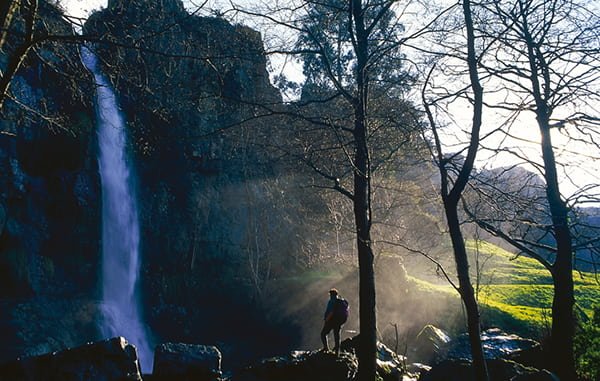 Cascadas de Oneta. Monumento Natural del Principado de Asturias - Blog - Senderos de Bienestar · María Ramos